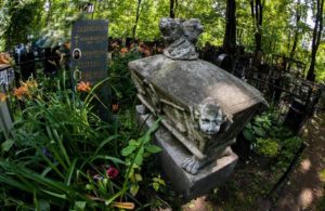 Захоронения Ваганьковского некрополя фото
