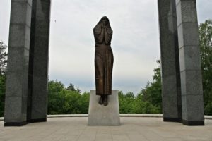 Памятник матери Татьяне Николаевне Николаевой, село Изедеркино фото