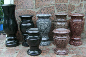 Разновидности ваз из гранита фото