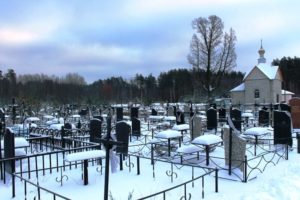 Кладбище зимой фото