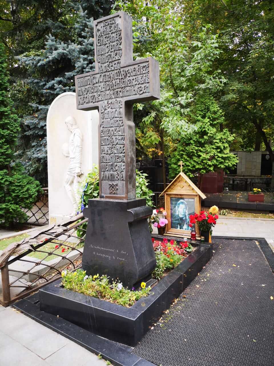 Список похороненных ваганьковское