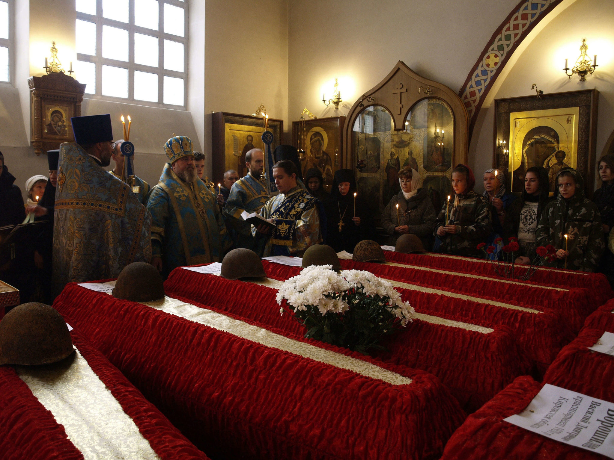 Храм трупов. Отпевание в православной церкви. Отпевание в православном храме. Отпевание солдата в храме. Отпевание солдата усопшего в церкви.