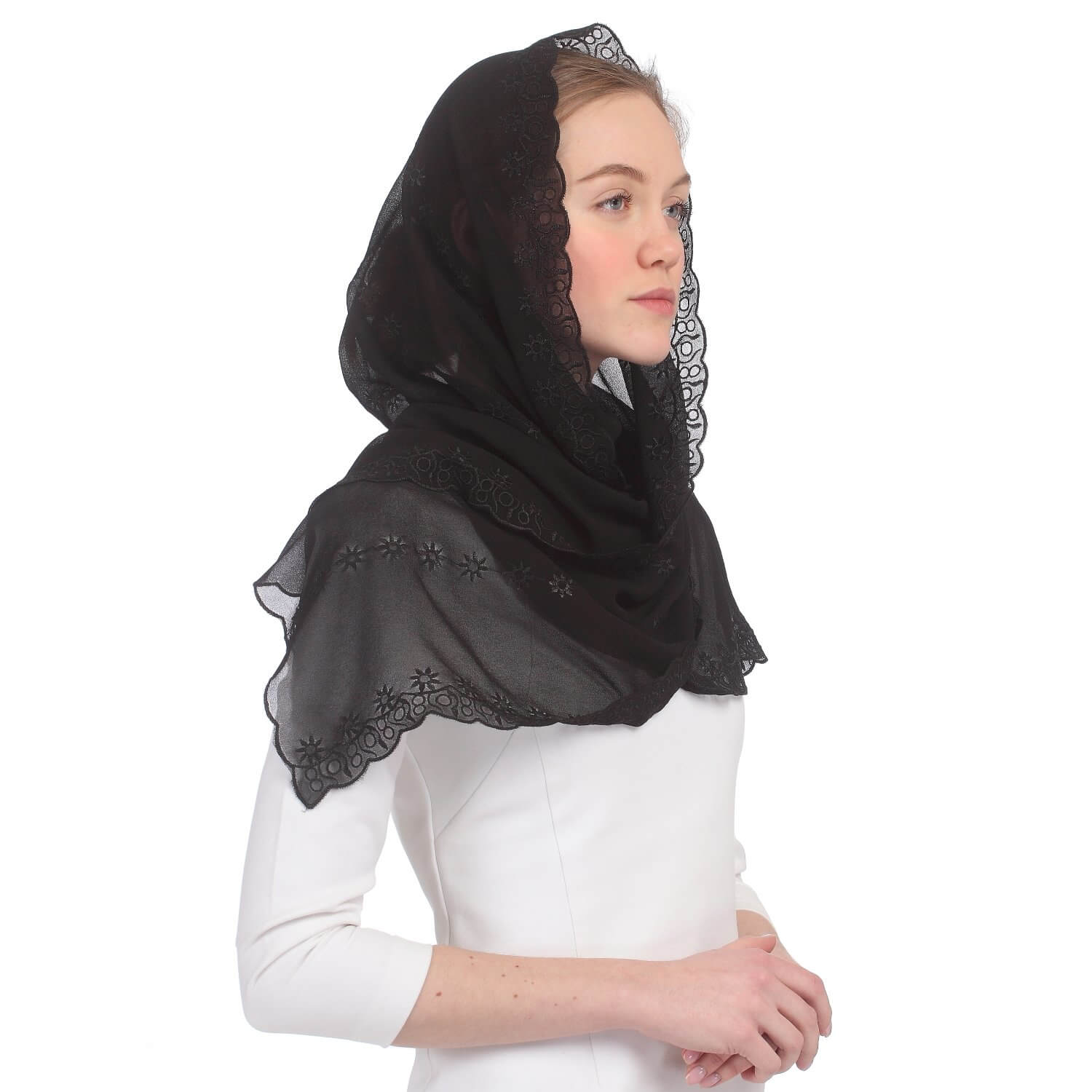 Почему женщины носили платки. Траурный платок на голову. Черный платок. Черный платок на голову. Черный шарф на голову.