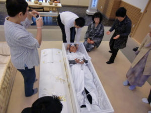 Церемония погребения у китайцев фото