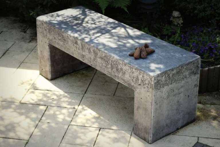 Столик и скамейка на могилу